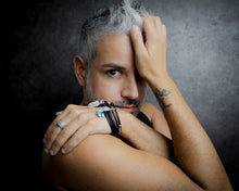 Load image into Gallery viewer, Universal Charge (Clear Quartz)